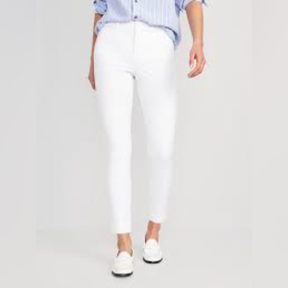 Old Navy Cropped White Pixie Pants - image 1